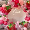 127pcs Kit ghirlanda di palloncini per decorazioni per feste di fragole per ragazze 1 ° 2 ° forniture per feste di compleanno Decorazione a tema fragola AA220314