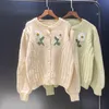 Malhas femininas tees femininas doces bordados florais malha cardigan o-gola lanterna manga temperatura suéter feminino 2022 inverno de outono