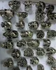 20pcs Assort Big Head Skull 고딕 금속 반지 도매 펑크 스타일 반지를위한 SZ 18-21mm