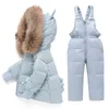 Parka Gerçek Kürk Kapüşonlu Erkek Bebek Tulum Kız Giysileri Kış Aşağı Ceket Sıcak Çocuk Dinozor Ceket Çocuk Snowsuit Kar Giyim Seti 211027