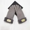 Роскошные дизайнерские перчатки из натуральной кожи высокого качества, модные брендовые мужские и женские утолщенные кашемировые перчатки с буквенным принтом Win6457687