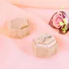 Smyckespåsar Väskor Vackra förlovningsring Case Anti-Scratch Box Hexagonal Mini Flanell Safeekeeping EDWI22