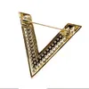 Vintage Golden Full Wide Micro Pave Symbol Victory Letter V Brosches Pins Intial Smycken