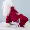 Fashion Letter Pet Dog Kläder för hundar Coat Hoodie Sweatshirt Four Seasons Dog Clotch Cartoon Husdjur Kläder Bodysuit 211106