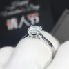 Klassisk 14k vitguld 1.5ct EF Color Moissanite Ring VVS1 Round Cut Lab Diamond Ring Engagement Wedding Anniversary Ring