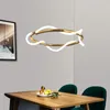 Lampadario a LED postmoderno bianco dorato di design Lamparas De Techo Apparecchio a sospensione Lampen per sala da pranzo