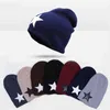 Yeni Varış Skullies Beanies Unisex Sonbahar Kış Rahat Geometrik Katı Renk Beş-Sivri Yıldız Desen Kadınlar Için Örme Hats Y21111