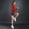 Осенние тонкие женщины бегут футболки тренажерный зал Фитнес длинные рукава толстовки быстрый сухой тренировка дышащая капотная спортивная йога одежда