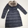 Femme's Down Parkas Femmes Nylon Court Veste Fermeture à glissière Ceinture Poches Épais Manteau Chaud Italie Designer Femme Fourrure Capuche Hiver Outwearq1ds