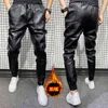 Winter dikke warme pu lederen broek mannen kleding eenvoudige grote zak winddichte casual motorfiets broek zwart plus size 2111110