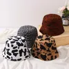 Chapeaux extérieurs chauds Fedora d'hiver épaissis le lait de vache à imprimer des bouchons de seau de seau de pêcheur pour femmes léopard
