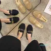 Kadın Ayakkabı Beyaz Tutmak Sıcak Düz Ayakkabı Tasarımcı Moda Perçin Dekorasyon Kış Kürk Sıcak Ev Slip-On Kadın Ayakkabı