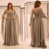 Chiffon 2021 Elegante illusie -achterkant van de bruid jurken met kanten applique kralen ruches v nek moeder bruidegom jurk plus size mor