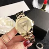 العلامة التجارية Watch Women Girl Diamond Triangle Style with Luxury Logo Metal Steel Band Quartz Wrist Watches GS 37