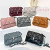 Bolsas de ombro Tote Marca Mão de alta qualidade para mulheres luxo bolsas crossbody designer bordado handbag fofo