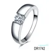 Anelli di fidanzamento di stile di moda di alta qualità per le donne Anelli di nozze eterni in pietra CZ di cristallo bianco zirconi color argento