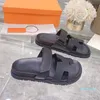 2021 Sandalen Lente Zomer Catwalk Boog Designer Modieuze Slippers Mannen En Vrouwen Hetzelfde Paar Teenlaag Koeienhuid/Frost