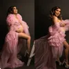 Cuisine de sommeil de maternité rose élégante pour Photoshoot Tulle peignoir Sexy Off Off Off Long manches à manches longues à volants Robe de bal