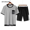 メンズセットファッション夏のスポーツウェアカジュアル半袖Tシャツ2 PC衣装ショーツ原宿ヒップホップストリートウェアオストラックスーツ210603