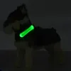 Colliers de chien Laisses Sangles en silicone Feux d'avertissement de sécurité pour les fournitures pour animaux de compagnie Lumière LED Bandage brillant sur le collier Perro Laisse Animaux Acessori