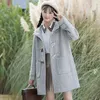 Trench da donna 2022 Cappotto di lana scozzese con fibbia in corno primaverile e autunnale Moda femminile coreana elegante