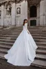 2022 Enkla långa ärmar En linje Bröllopsklänningar Brudklänningar Koreansk stil Sexig V Tillbaka Chapel Garden Satin Bride Dress White Vestidos de Novia Custom Made