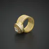 Hip Hop clássico com pedras laterais Europeias e American's Iced Out Gold Rings Gold Plated Fashion Zircon Grande anel