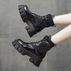 2021 New Winter Women Mid-Calf Schowek Pocket Buckle Pasek Buty Motocyklowe Buty Błyszczące Skórzane Płaska Platforma Bootie Botki Kobieta Y1018