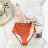 Maillot de bain une pièce Colorblock Orange et blanc, Patchwork, ceinture avec nœud, Monokini, col en v, pour femmes, vêtements de plage, 2021