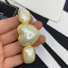 2021 Berühmte Marke Modeschmuck Frauen Kupferfarbe Europa Vintage Heart Pearls Design Haarnadel Geschenke für Mädchen