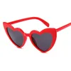 Gafas de sol Red Heart Mujeres Vintage Marca diseñador En forma de gafas de sol Gato Gato Ojo Sombras Femenino Rave Fiesta Amigo Regalo Lunettes