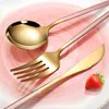 24pcs Gold Porslin Set Kitchen Bestick stek kniv Fork kaffesked Porslin Set Exklusiva Stainless Steel Home Bestickset 211.108