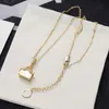 2021 Mode sac à main simple Pendentif Girl Collier Collier 18K Or
