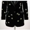 xxxl 128 2021 스프링 브랜드 같은 스타일 코트 여자 재킷 라펠 목 구슬 긴 슬리브 코트 버튼 여성 의류 패션 딜런 맨