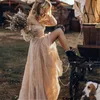 Abiti da sposa rustici da cowgirl country 2022 Champagne Lace Farm Bohemain scollo a V maniche lunghe A Line Hippie Abiti da sposa sexy Abiti da sposa Plus Size CG001