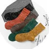 Respirant Glitter Lettre Chaussettes Multicolore Femmes Fille Lettres Chaussette pour Cadeau Mode Bonneterie Prix de Gros de Haute Qualité