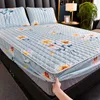 Kussen / decoratief kussen Oimg Thicken Gewatteerde Matras Cover King Queen Bed Installeerde blad Anti-bacteriën Topper Air-permeable Pad