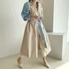 Damskie płaszcze Koreańskie Chic Jesień Retro Lapel Design Sense Szycie Contrast Color Pas Waist Long Windbreaker Jacket
