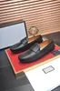 Luxury Brand Mens Loafers Gommino Driving Dress Casual Shoe Suede Äkta Läder Kontor Promenad Skor Spänne med Box Storlek 38-45