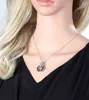 Die runde Gemmance-Blasen-Halskette besteht aus Kristall-Regenbogenstein, Silber- oder Rosévergoldung, 45 x 72 cm, 5 x 72 Ketten, 248 r