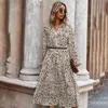 Vår långärmad midi dres sommar leopard tryck lös vit grön casual klänningar mode damkläder elegant 210623