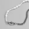 Collane a catena vintage in acciaio inossidabile asimmetrico per donna Collana girocollo con perle irregolari a cerchio di colore bianco