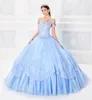 Gorgeous Lace Appliqued Ball Gown Quinceanera Klänningar Sequined Off The Shoulder Neck Beaded Prom Glows Ruffled Floor Längd Tulle Sweet 15 Masquerad Klänning