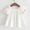 LOVE DDMM Filles Chemises Été Nouveaux Vêtements pour enfants Filles Fleurs mignonnes Petit poisson Broderie Épaule Chemise à manches courtes 210306