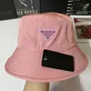 2021 Spring Bucket Hat Cap Fashion Stingy Brim Hattar Andas Casual Monterade hattar Beanie Casquette 4 Färg Högkvalitativ