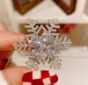 Luxury Pendants Crafts & Gifts Zircon Snowflake Brooch four-leaf clover swivel pin buckle