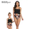 EUPREEN E Amican Mulheres Bikini Mamãe Filha Combinando Roupas Swimwear Crianças Imprimir Ruffles Swimsuit para 210529