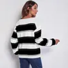 Europäisch-amerikanische neue Damen-Strick-T-Shirts, schwarz, Slash-Ausschnitt, gestreift, passender Langarm-Strickpullover, lockere Herbst-Winter-Kleidung