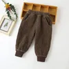 Pantaloni di moda per bambini pantaloni pantaloni di vellutoy vestiti di vestiti primaverili per bambini piccoli biege marrone cotone