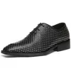 Marron noir Rivets robe de mariée chaussures à la main en cuir véritable hommes Oxfords vache chaussures d'affaires formelles taille 38-45